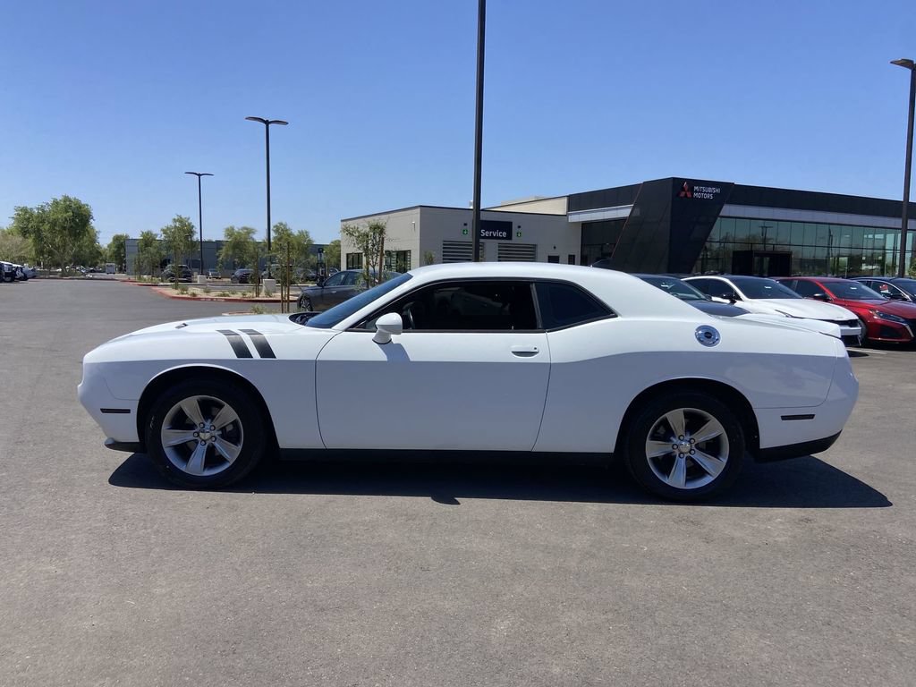 Used 2019 Dodge Challenger SXT RWD image 4