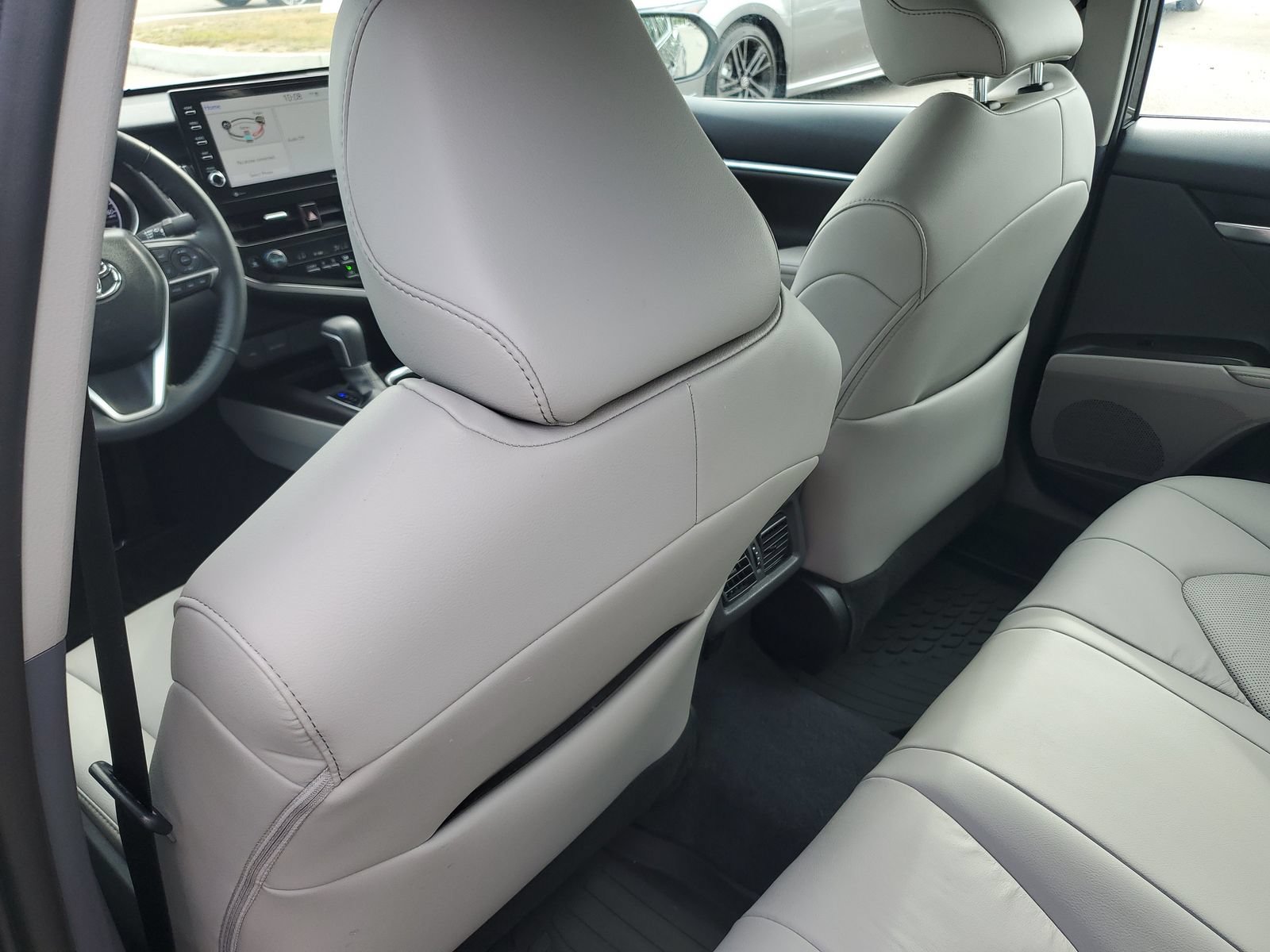Used 2024 Toyota Camry XLE w/ Cold Weather Package FWD image 13
