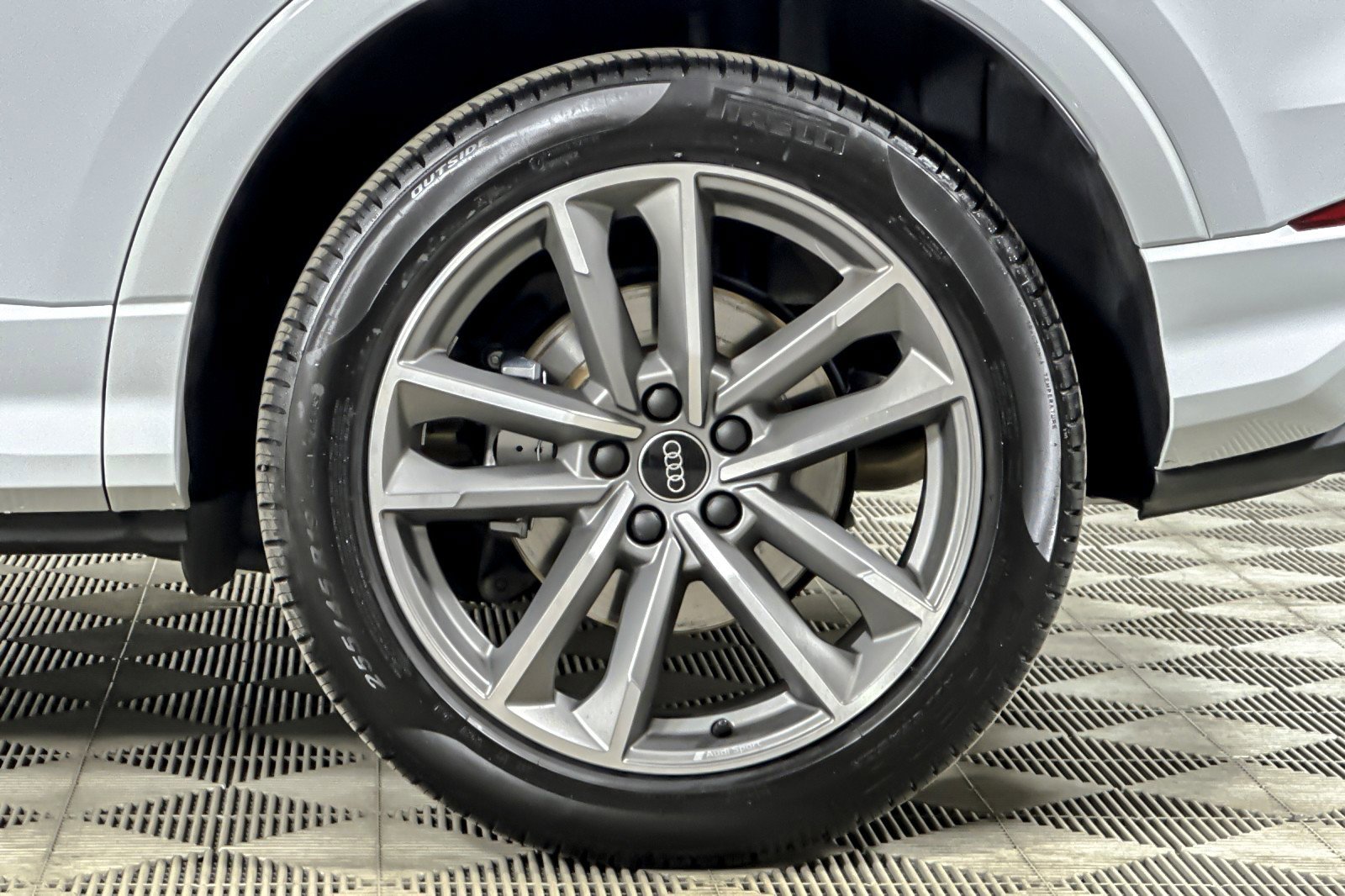 Used 2025 Audi Q3 2.0T Premium w/ Convenience Package image 24