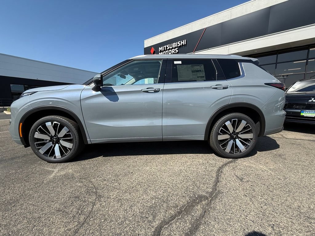 New 2026 Mitsubishi Outlander SEL FWD image 7