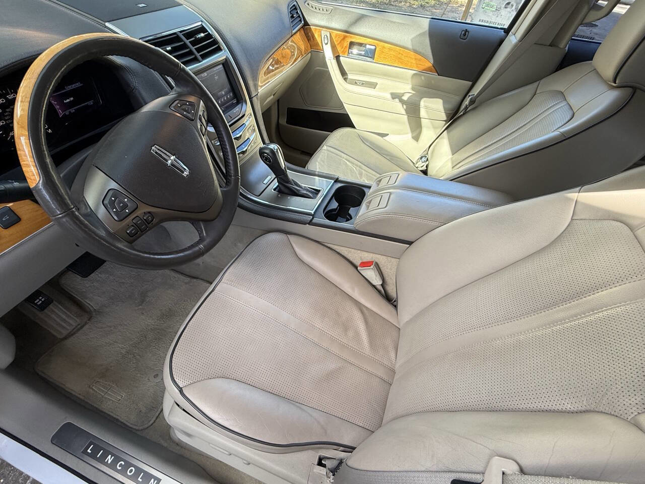 Used 2011 Lincoln MKX 2WD w/ 102A Rapid Spec Order Code image 11