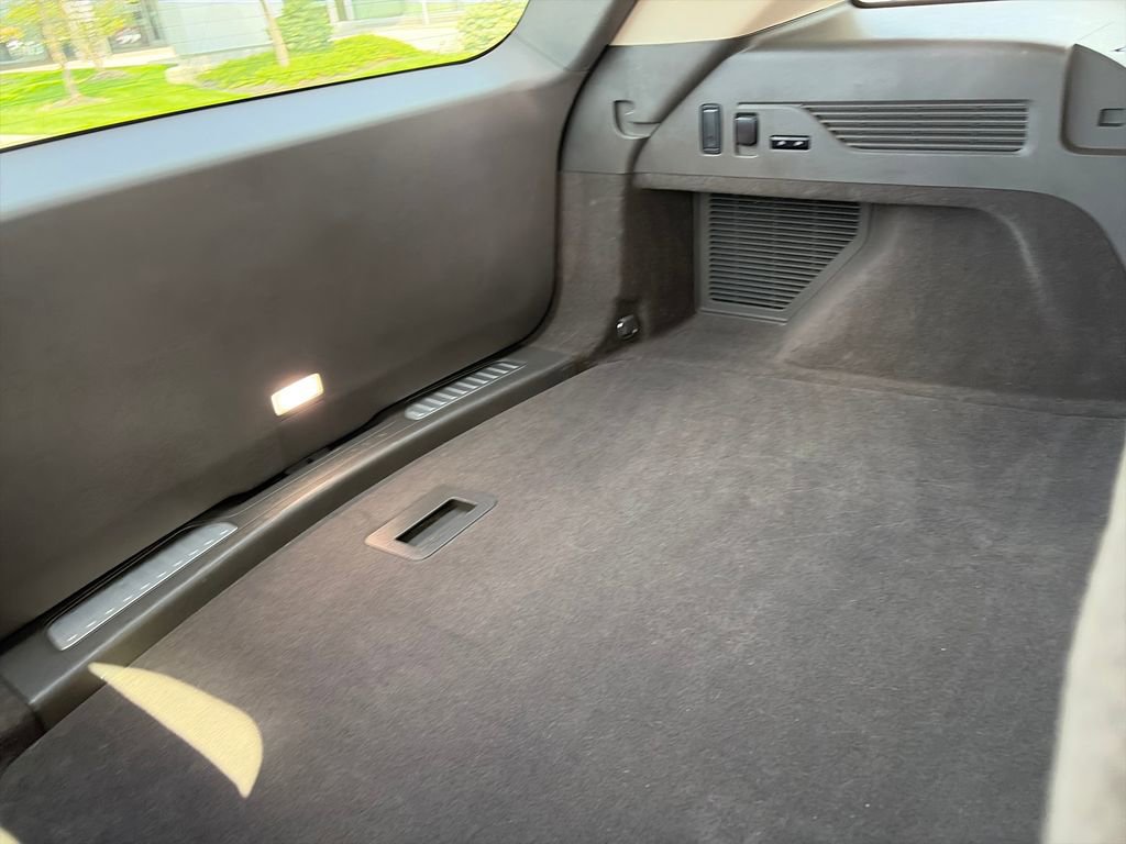 Used 2025 Lincoln Nautilus Premier AWD/4WD image 32