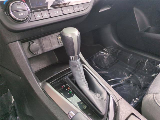 Used 2015 Toyota Corolla LE FWD image 12