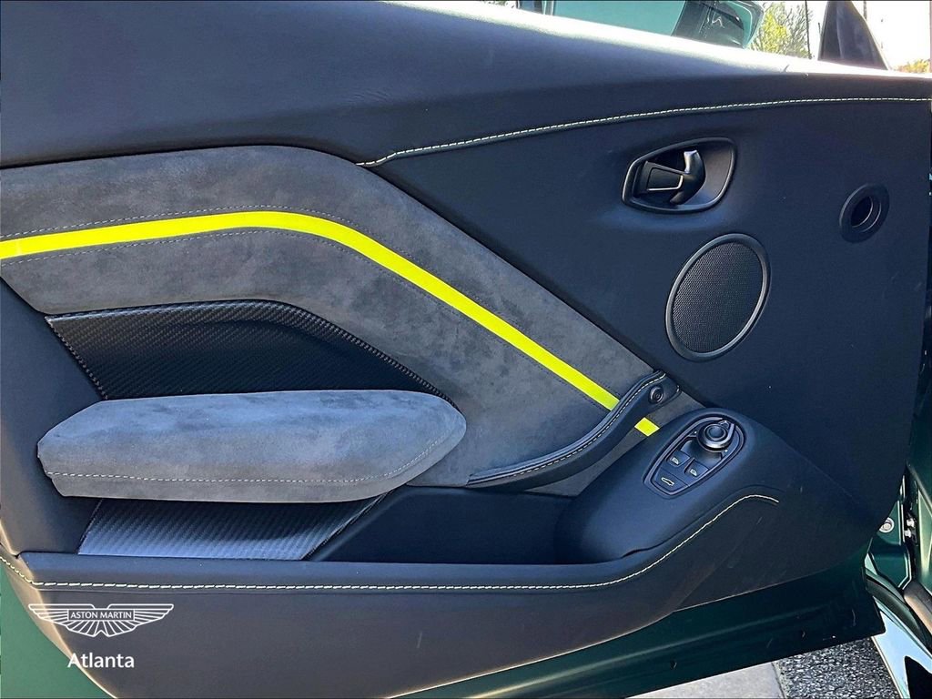 Used 2023 Aston Martin V8 Vantage Coupe image 18