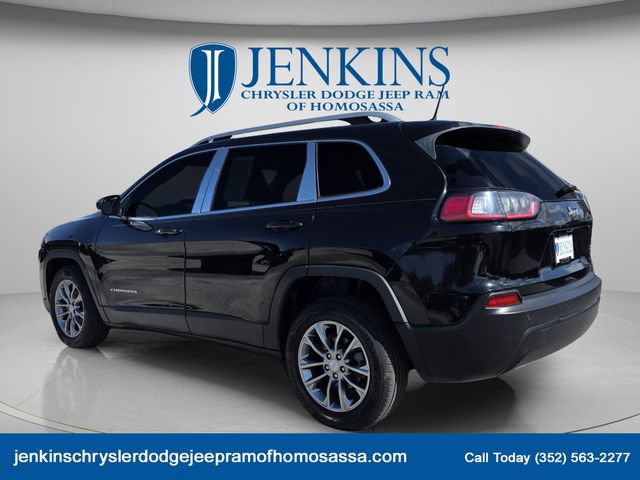 Used 2019 Jeep Cherokee Latitude Plus w/ Comfort/Convenience Group FWD image 3