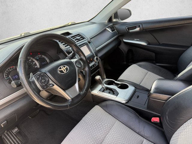 Used 2013 Toyota Camry SE FWD image 10