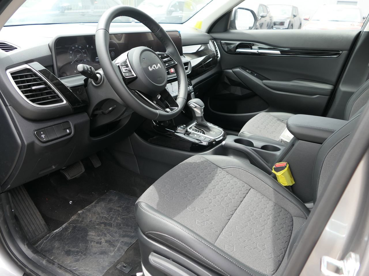 New 2025 Kia Seltos X-Line image 11