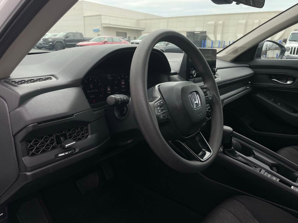 Certified 2025 Honda Accord SE image 27