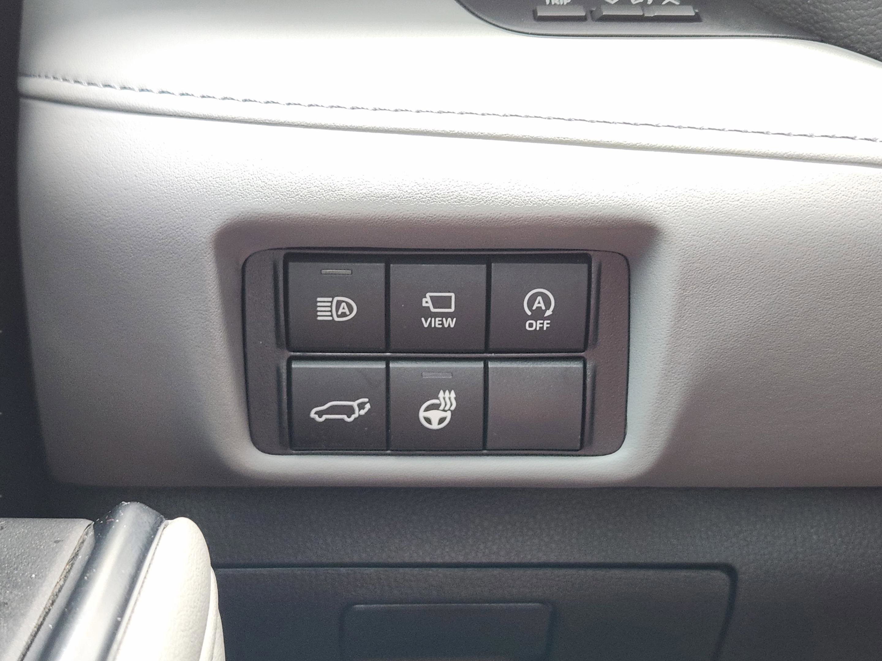 Used 2023 Toyota Highlander Limited FWD image 16