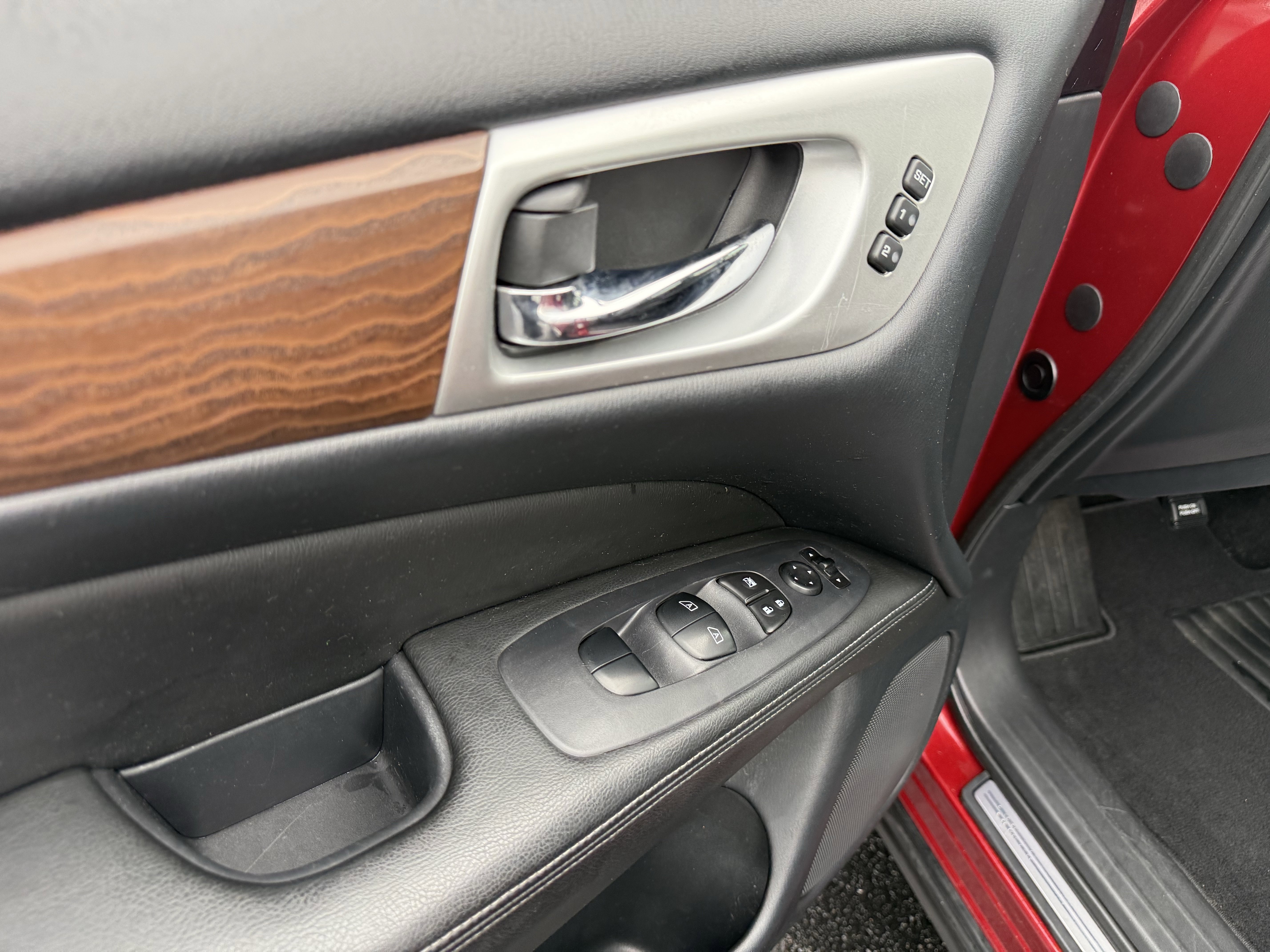 Used 2019 Nissan Pathfinder Platinum image 24