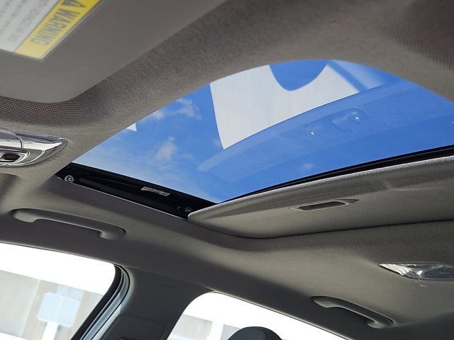 Certified 2025 Hyundai Elantra SEL image 29