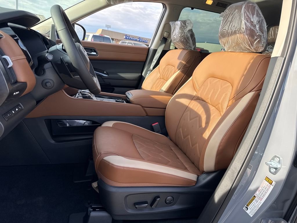 New 2026 Nissan Pathfinder Platinum w/ Cargo Package AWD/4WD image 16