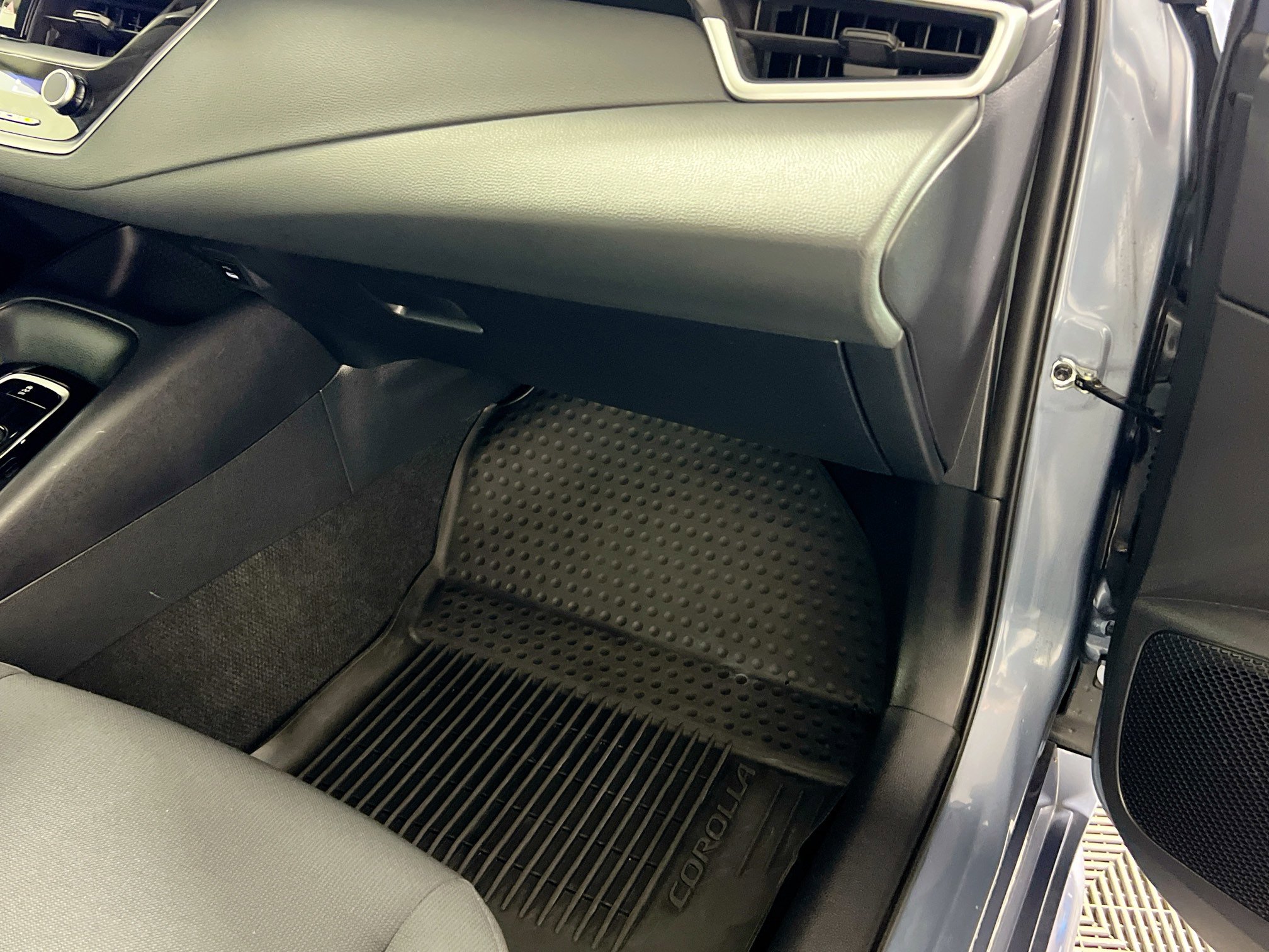 Used 2024 Toyota Corolla LE image 34