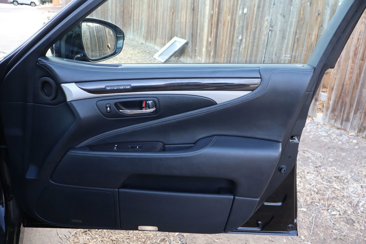 Used 2013 Lexus LS 460 L w/ Preferred Accessory Package image 26