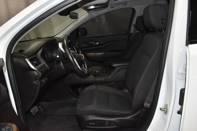 Used 2023 GMC Acadia SLE w/ Driver Convenience Package image 12