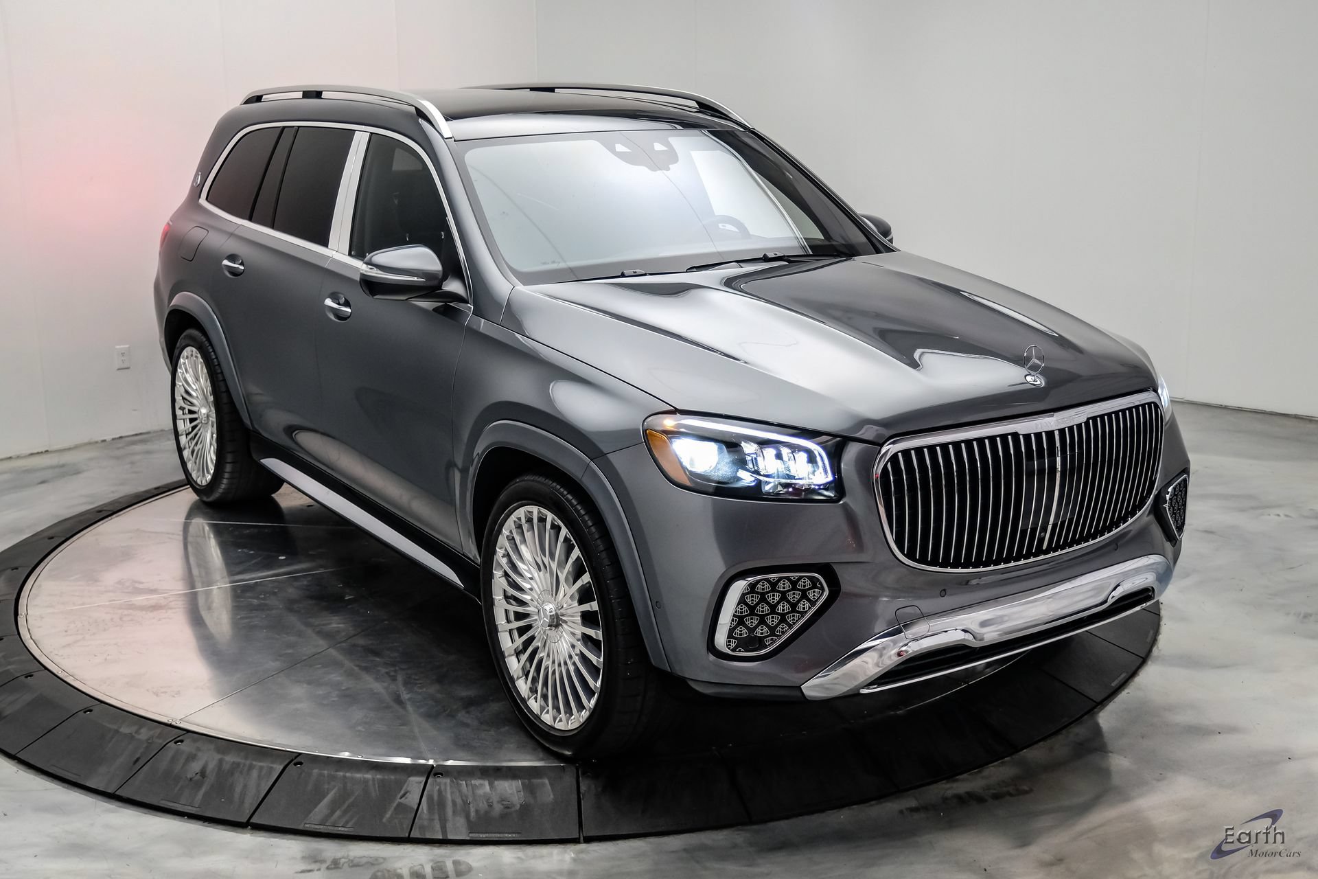 Used 2024 Mercedes-Benz Maybach GLS 600 4MATIC image 31