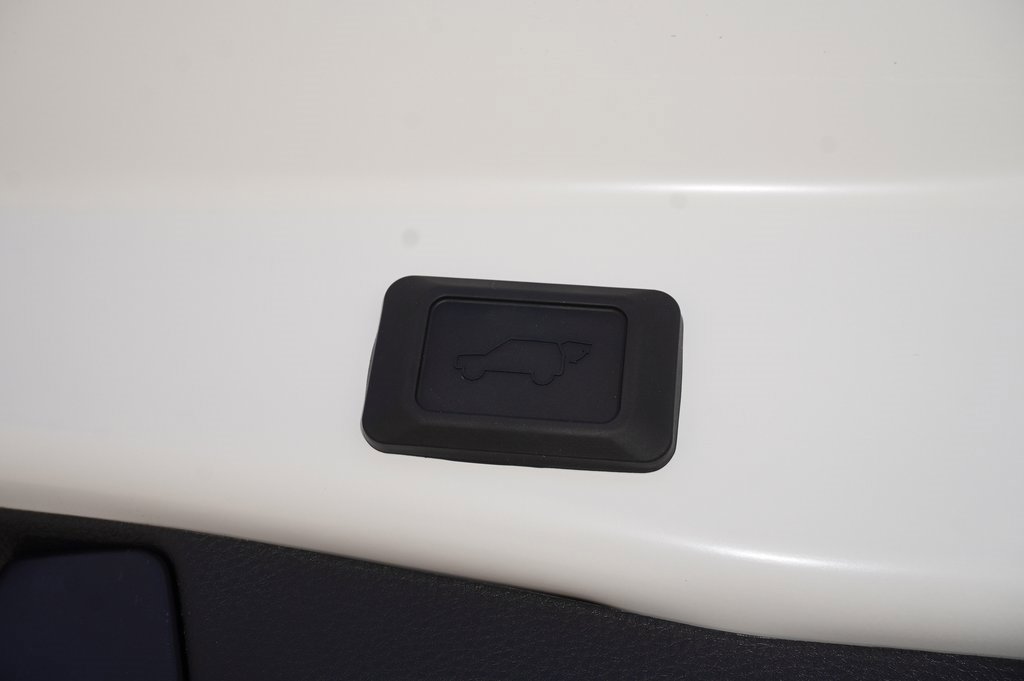 New 2025 Toyota RAV4 XLE image 6