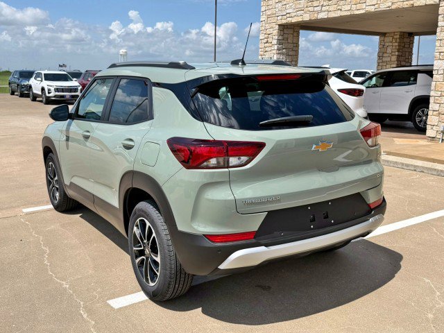 New 2026 Chevrolet TrailBlazer LT FWD image 3