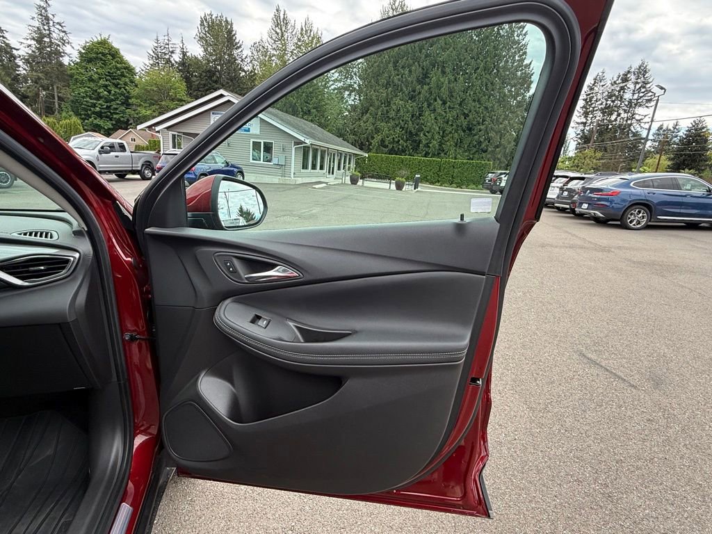 Used 2023 Buick Encore GX Essence w/ Experience Buick Package FWD image 30