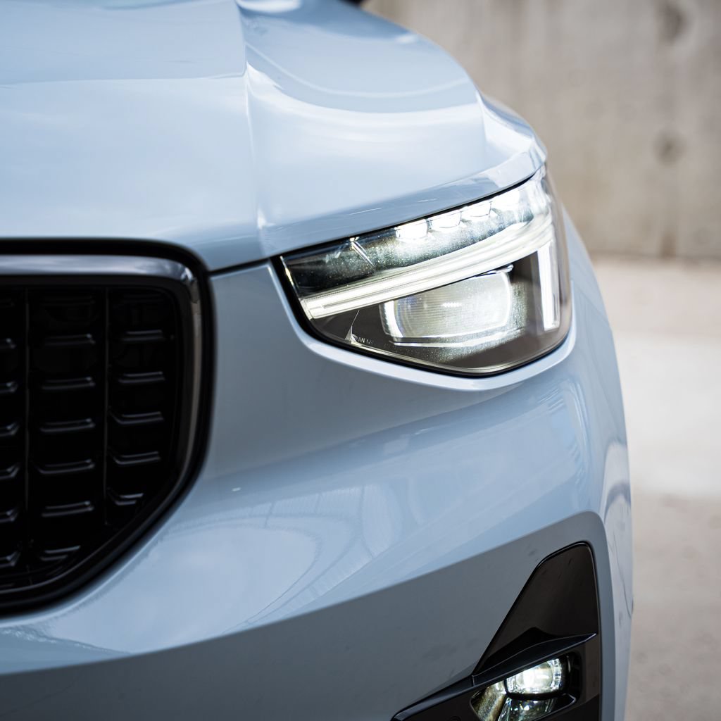 New 2026 Volvo XC40 B5 Plus w/ Protection Package Premier AWD/4WD image 3