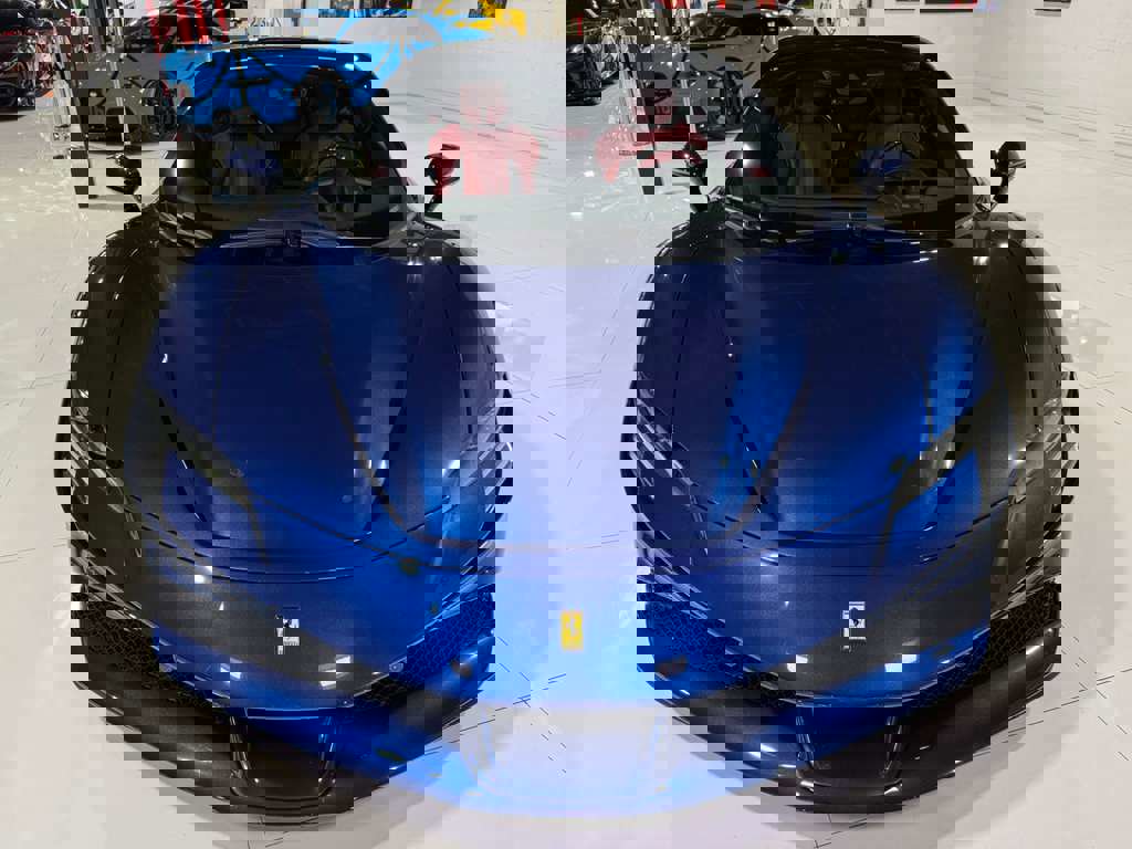 Used 2023 Ferrari SF90 Spider image 10