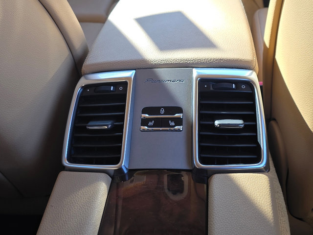 Used 2014 Porsche Panamera 4 image 25