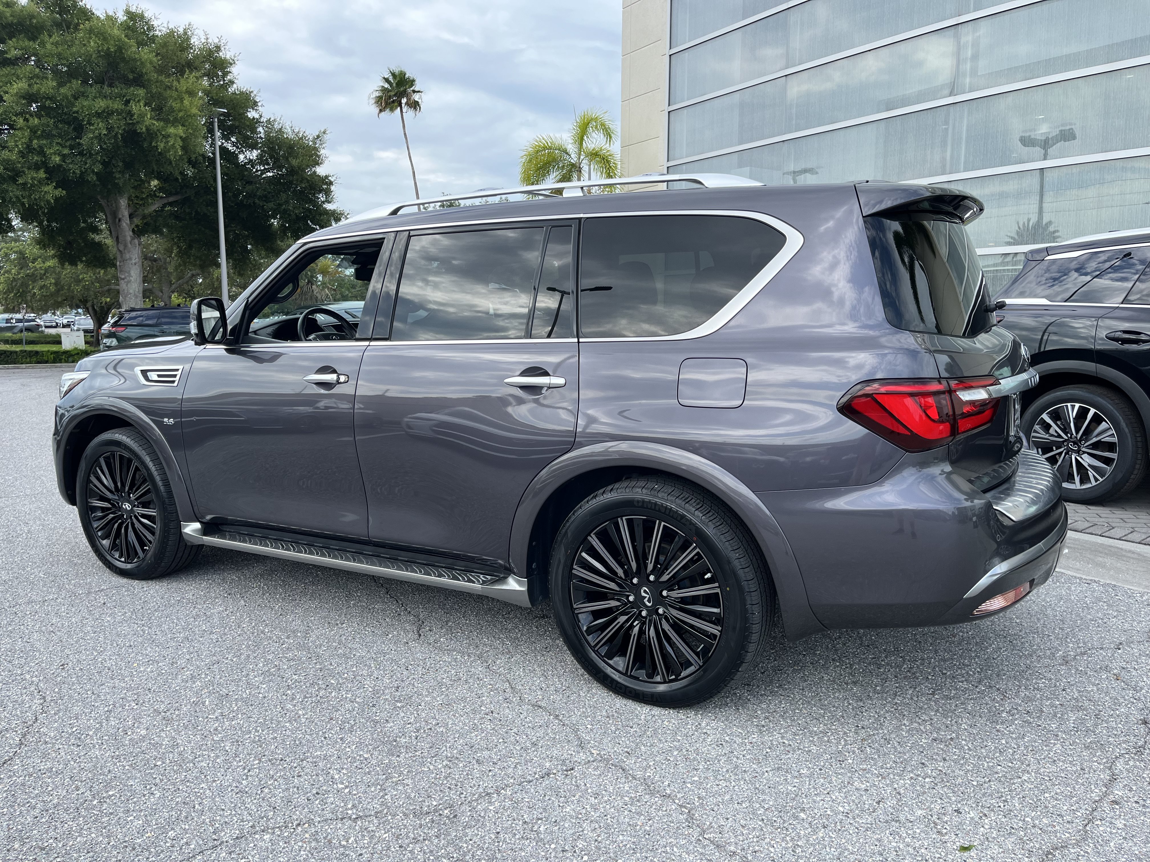 Certified 2019 INFINITI QX80 Limited w/ All-Season Package AWD/4WD image 7