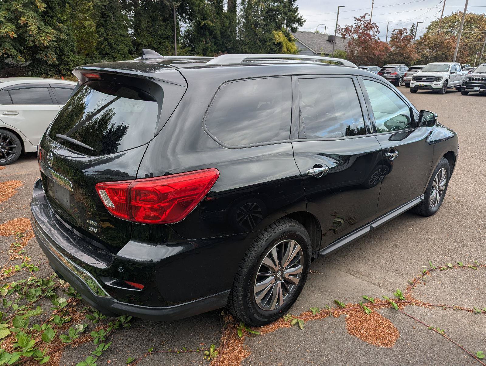 Used 2019 Nissan Pathfinder SV AWD/4WD image 8