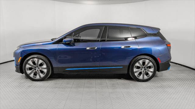 Used 2024 BMW iX xDrive50 w/ Luxury Package AWD/4WD image 3