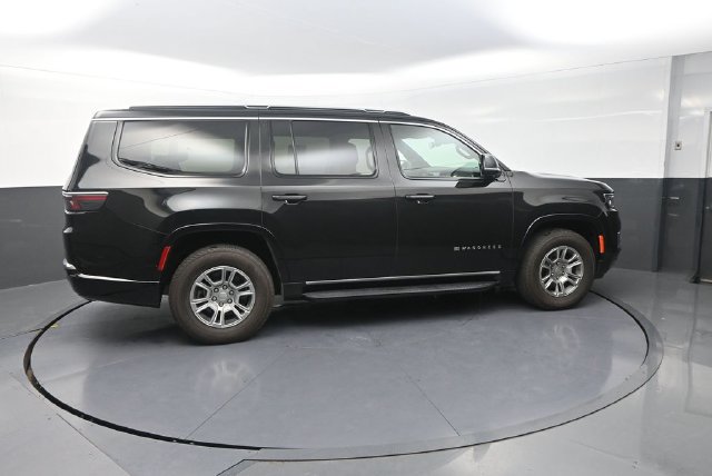 Used 2023 Jeep Wagoneer 4WD w/ Rear Seat Video Group 1 image 10