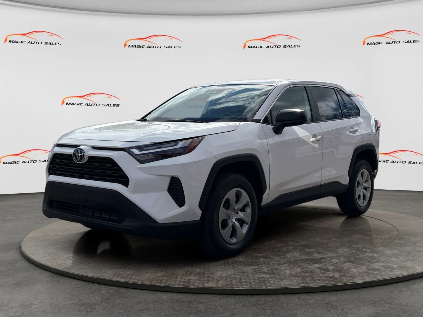 Used 2025 Toyota RAV4 LE image 1