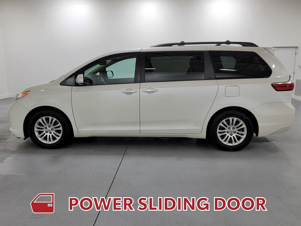 Used 2015 Toyota Sienna XLE FWD image 5