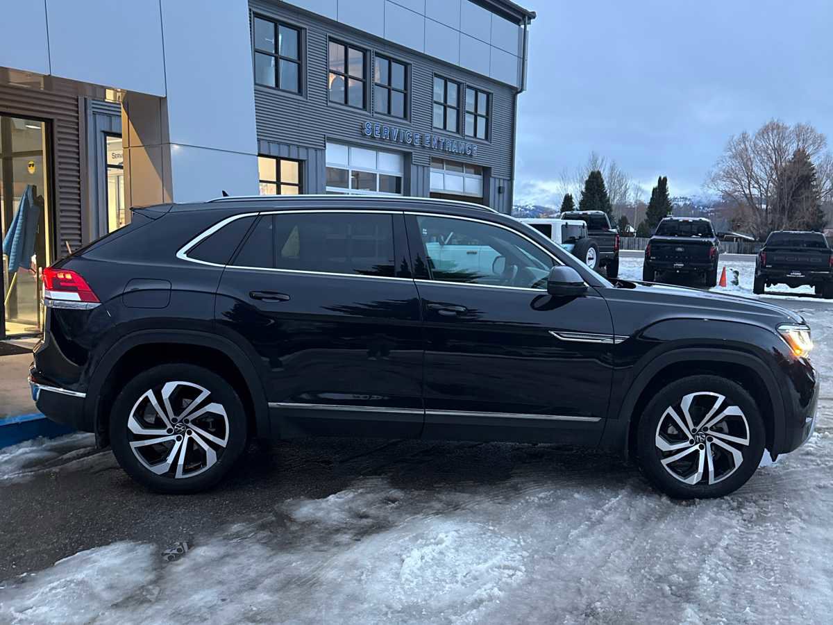 Used 2021 Volkswagen Atlas Cross Sport SEL Premium w/ Luggage Net & Mats Package image 7