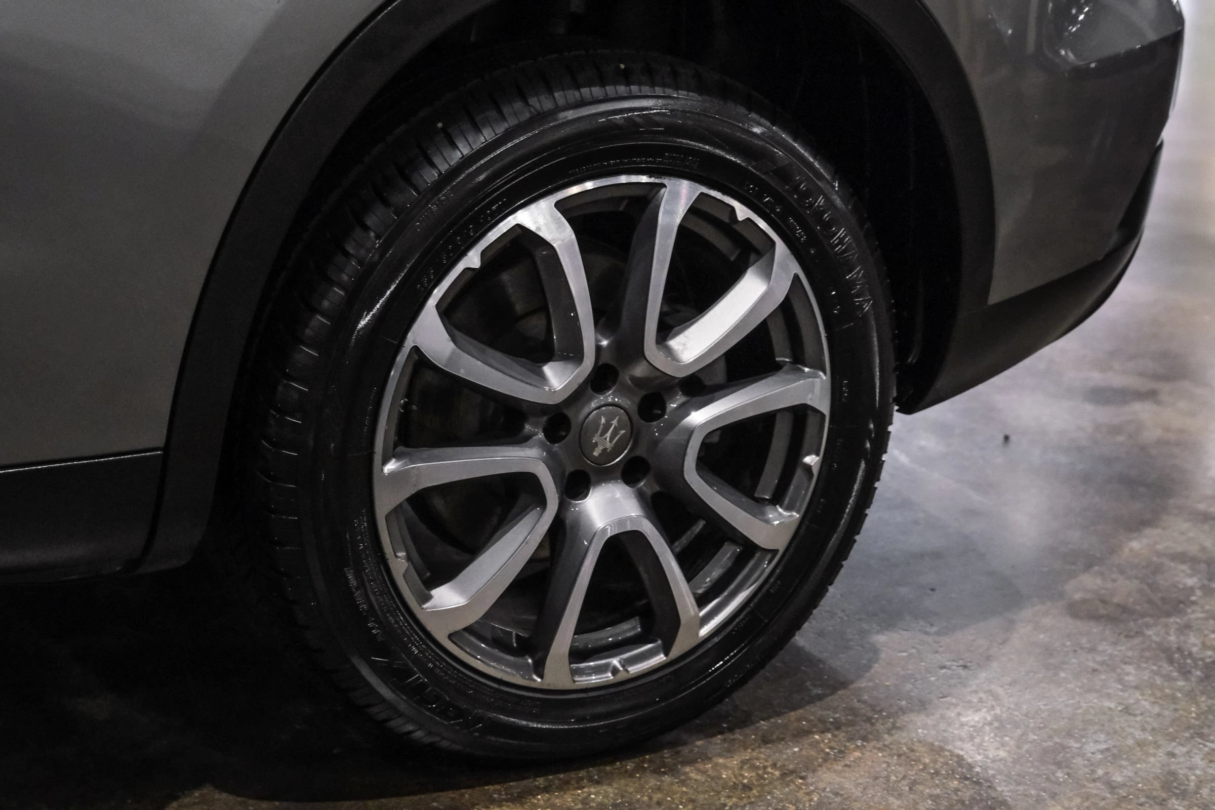 Used 2017 Maserati Levante AWD/4WD image 53