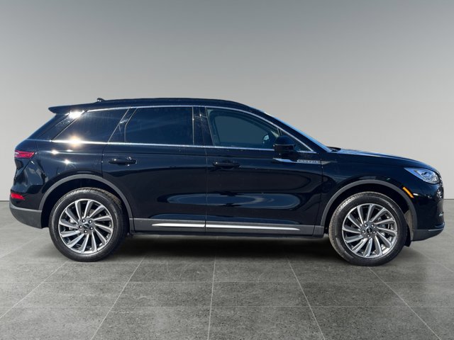 Used 2025 Lincoln Corsair Reserve image 6