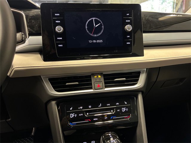 New 2026 Volkswagen Taos SE image 16