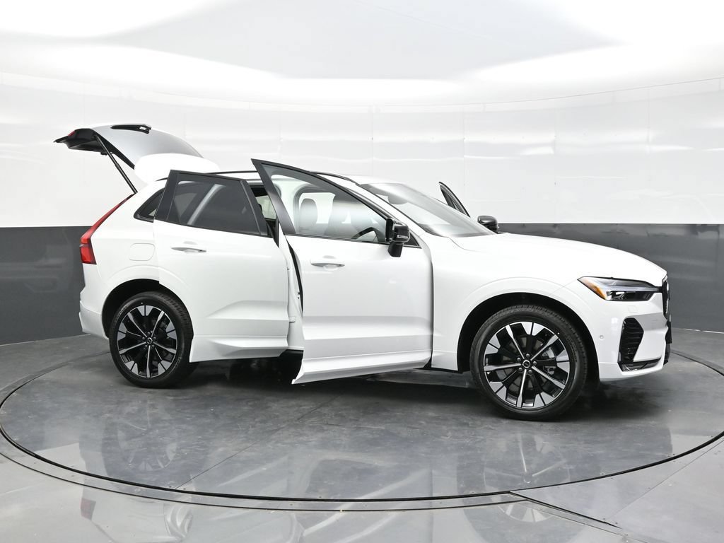 New 2026 Volvo XC60 B5 Plus w/ Climate Package AWD/4WD image 36