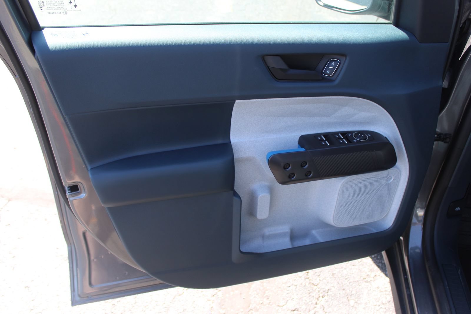 New 2025 Ford Maverick XLT w/ XLT Luxury Package FWD image 22