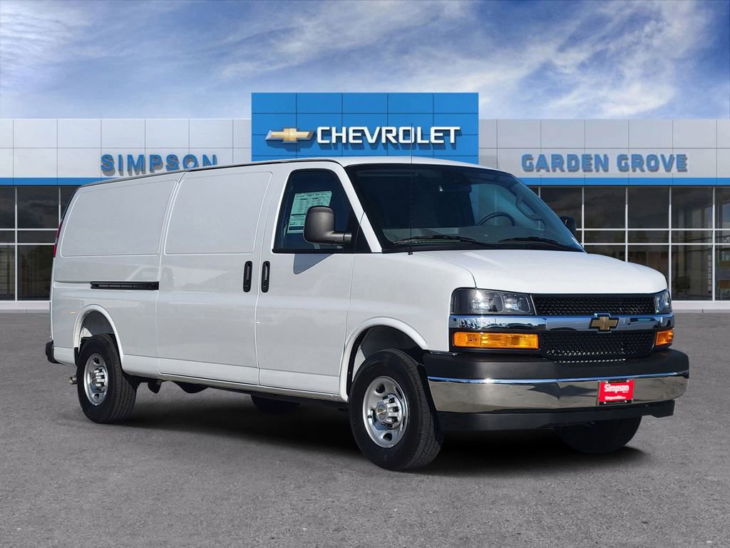 New 2026 Chevrolet Express 3500 Extended RWD image 1