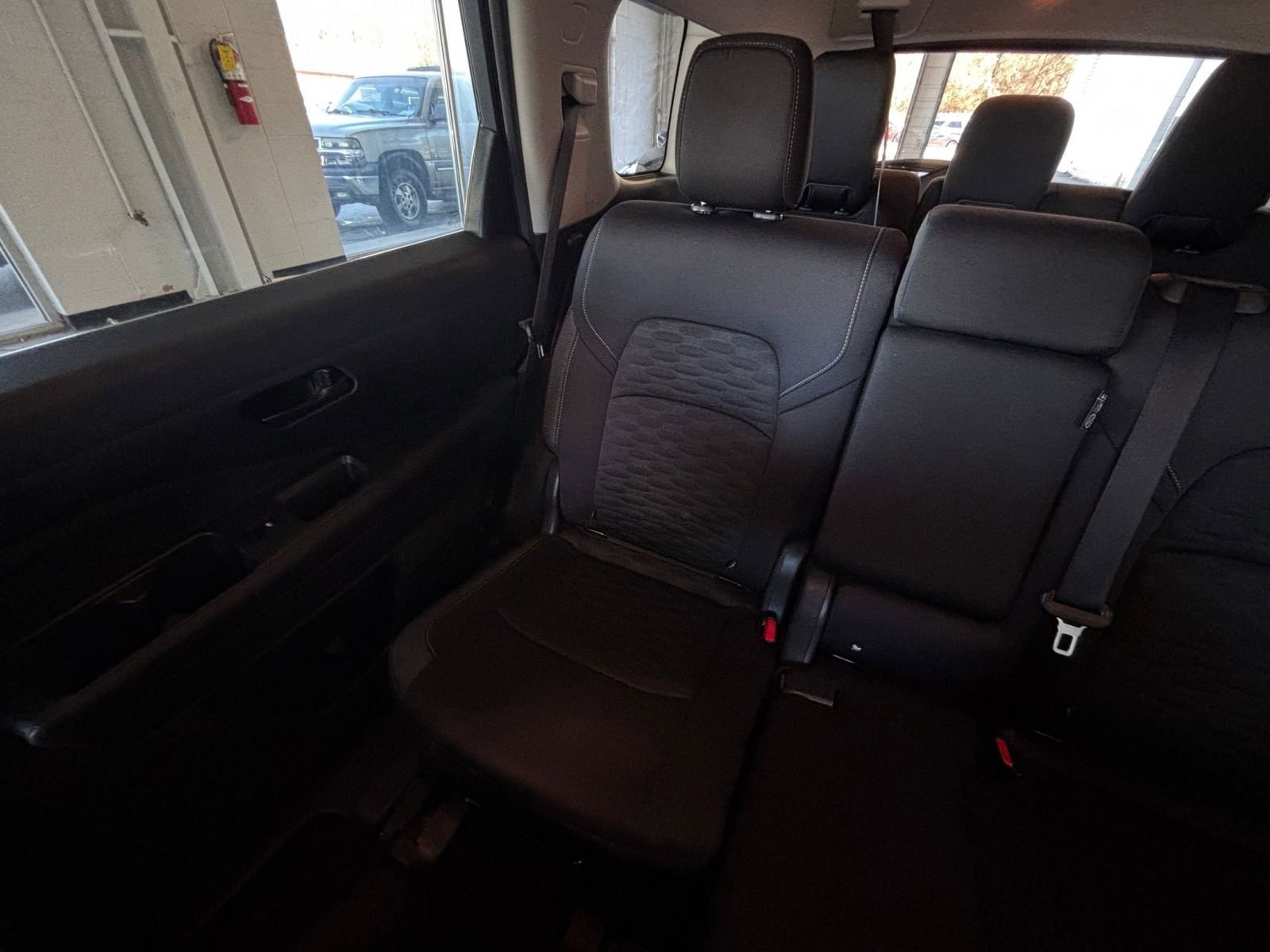 Used 2025 Nissan Pathfinder SV image 47