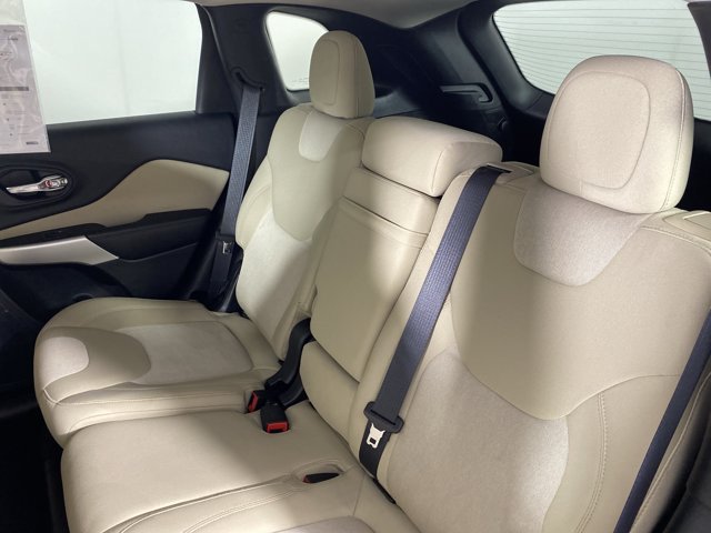 Used 2017 Jeep Cherokee Sport AWD/4WD image 27