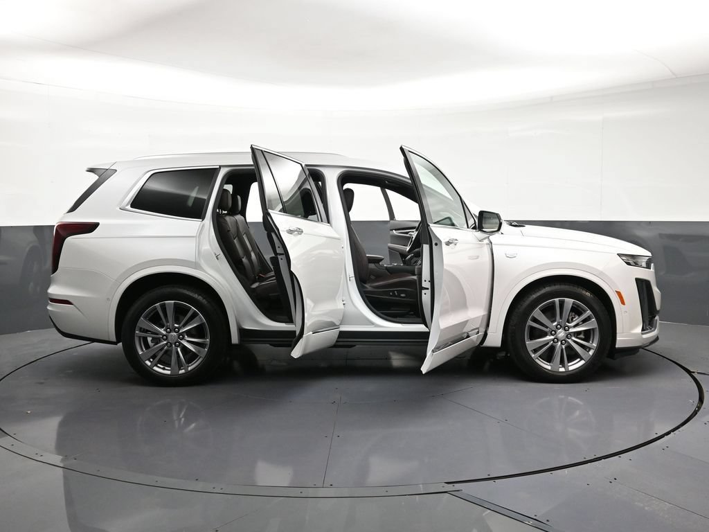Used 2023 Cadillac XT6 Premium Luxury w/ Technology Package AWD/4WD image 33