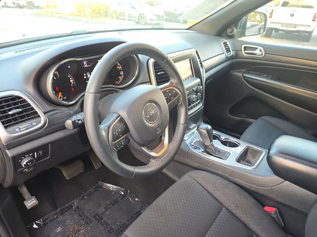 Used 2019 Jeep Grand Cherokee Laredo image 22