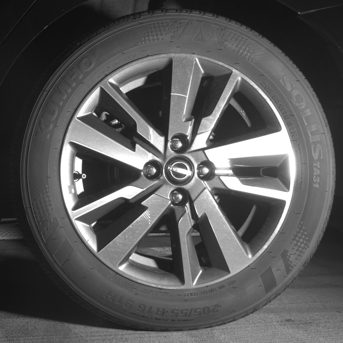 Used 2025 Nissan Versa SV image 14