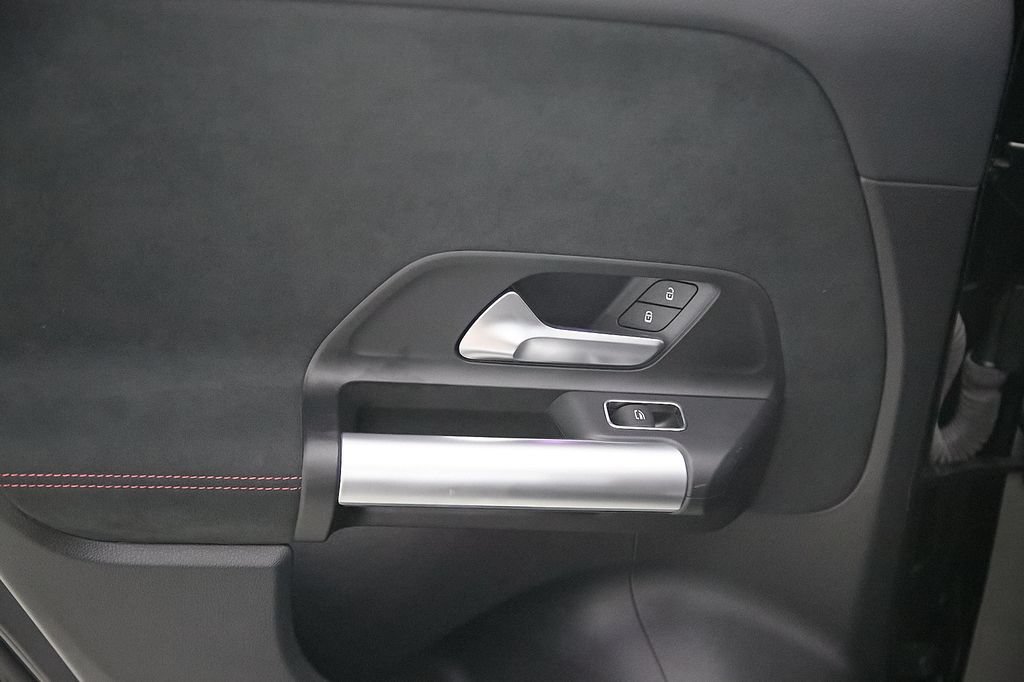 Used 2023 Mercedes-Benz GLA 250 4MATIC image 19