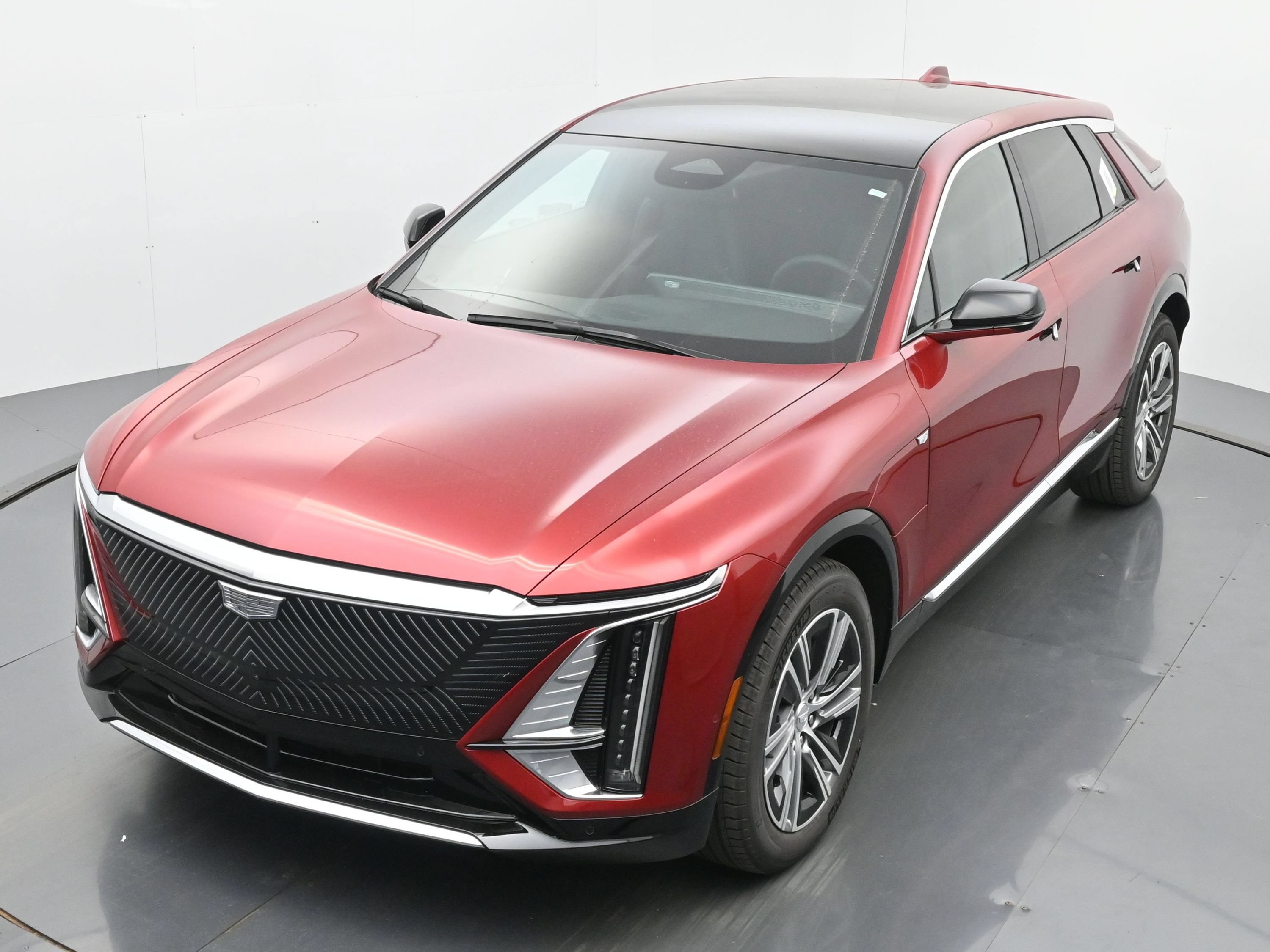 New 2026 Cadillac Lyriq Luxury w/ LPO, Floor Liner Package AWD/4WD image 23