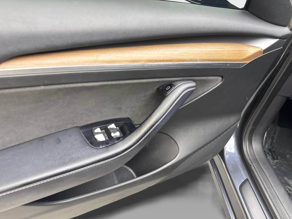 Used 2023 Tesla Model 3 Standard Range RWD image 30