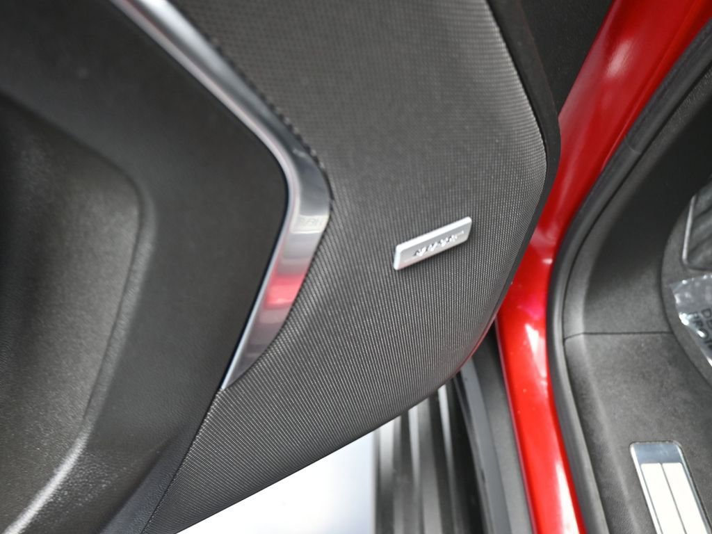 Used 2024 Chevrolet Suburban LT image 15