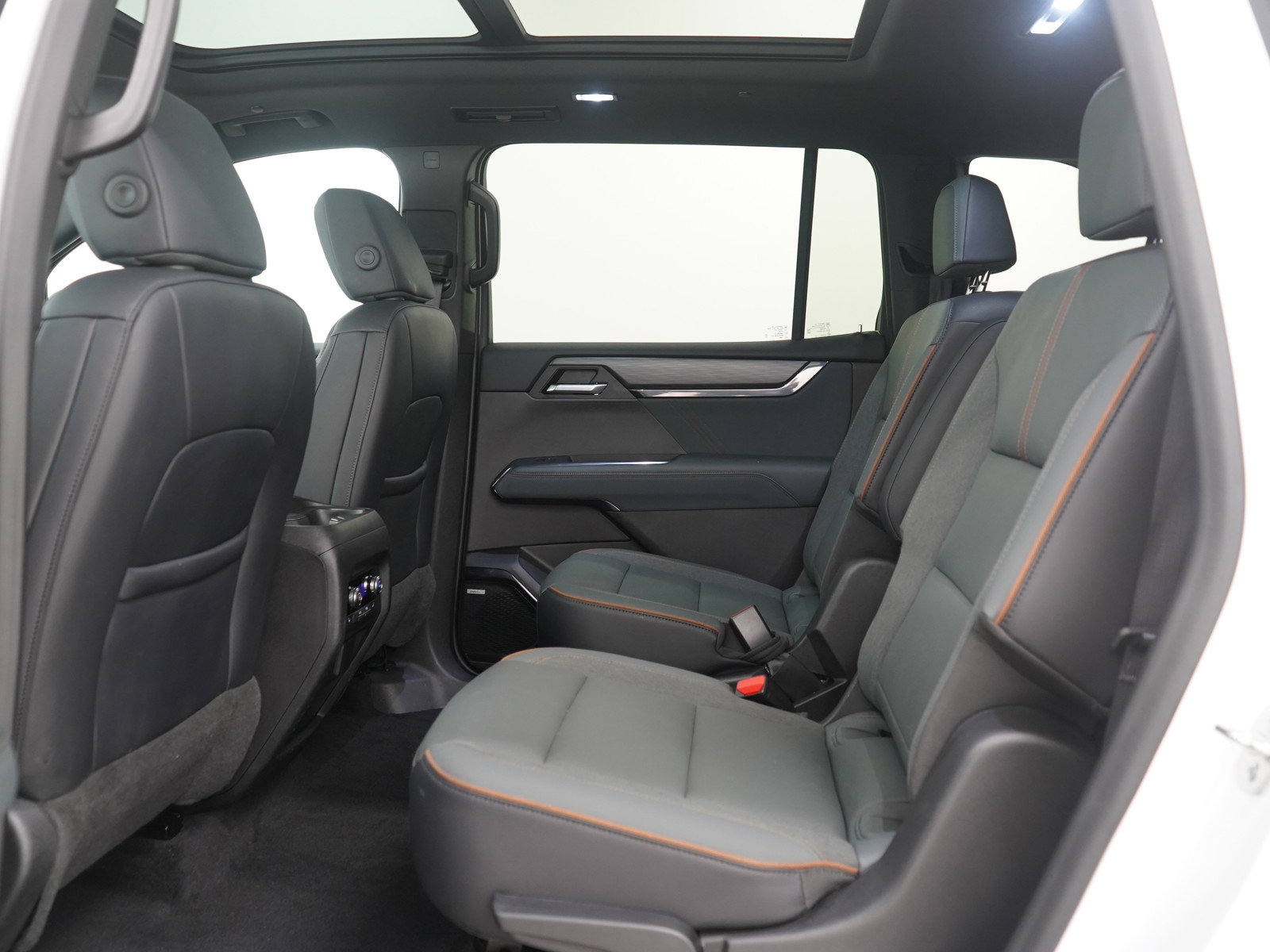 Used 2024 GMC Acadia AT4 w/ Super Cruise Package image 19