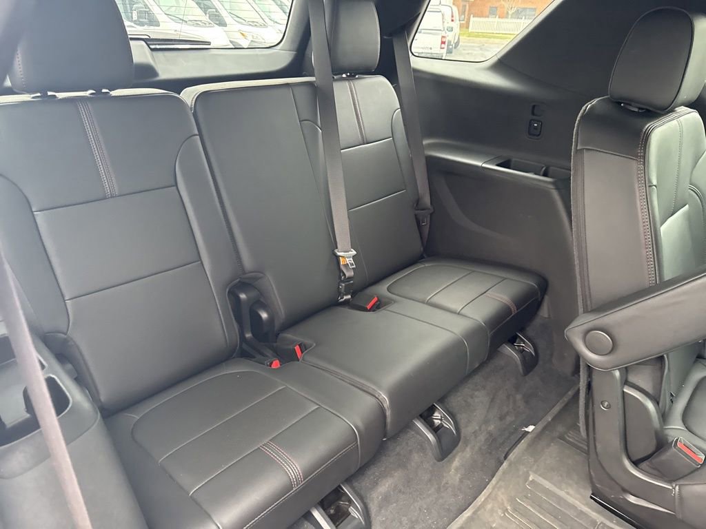 Used 2023 Chevrolet Traverse RS w/ LPO, Floor Liner Package image 41